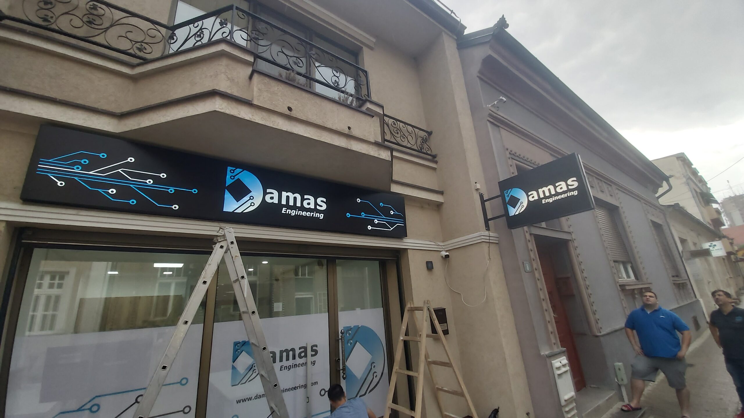 Damas Engineering — brendiranje kancelarija